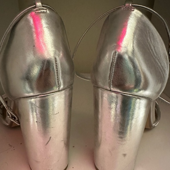 Beautiful block heel in silver - Picture 3 of 3